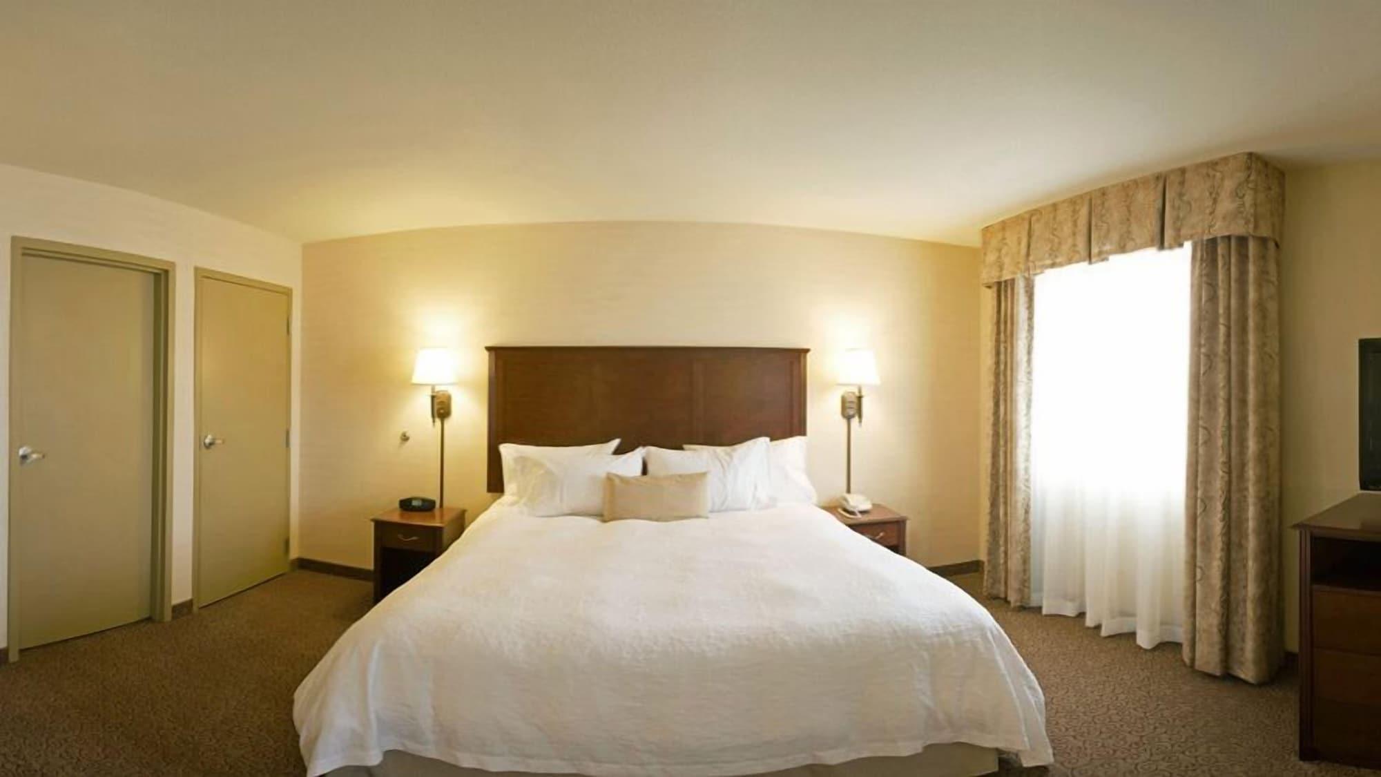 Hampton Inn & Suites West Bend Экстерьер фото