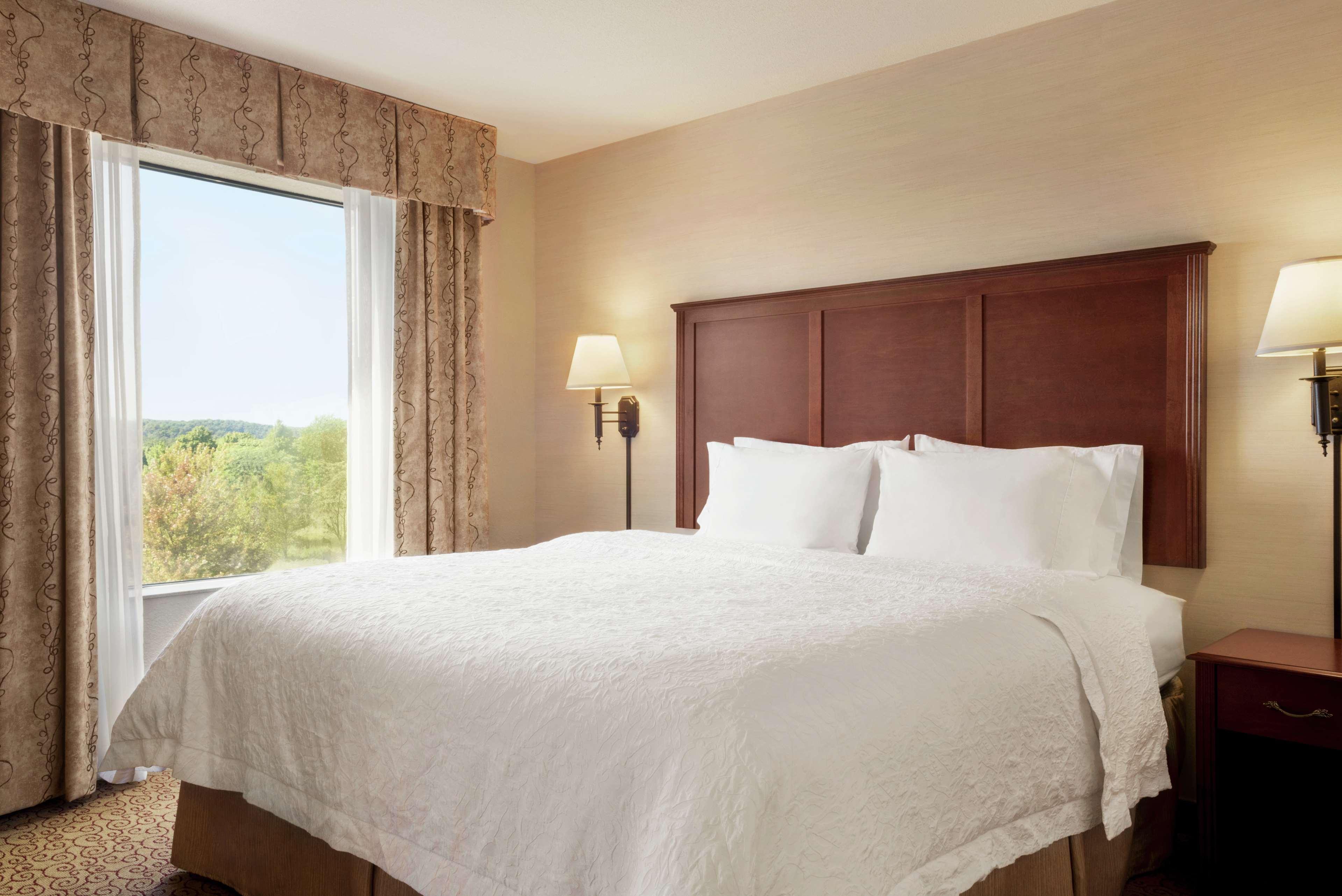 Hampton Inn & Suites West Bend Экстерьер фото