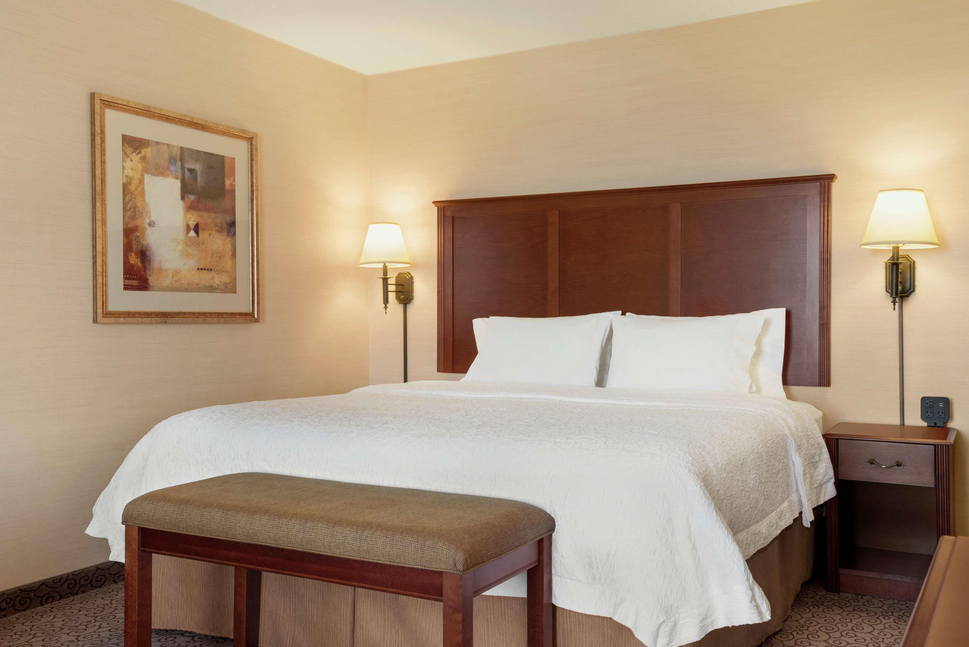 Hampton Inn & Suites West Bend Экстерьер фото