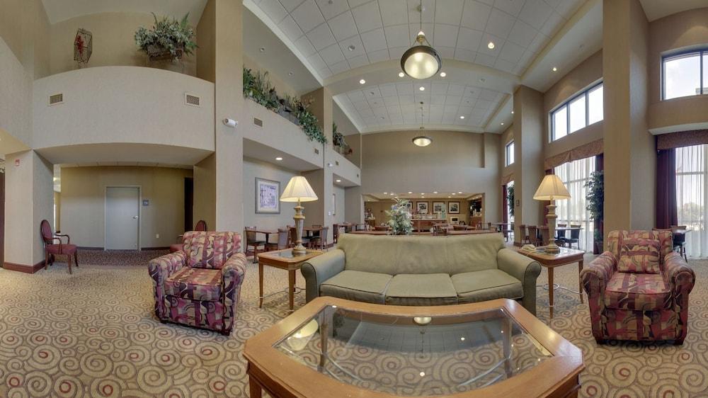 Hampton Inn & Suites West Bend Экстерьер фото