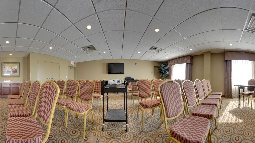 Hampton Inn & Suites West Bend Экстерьер фото