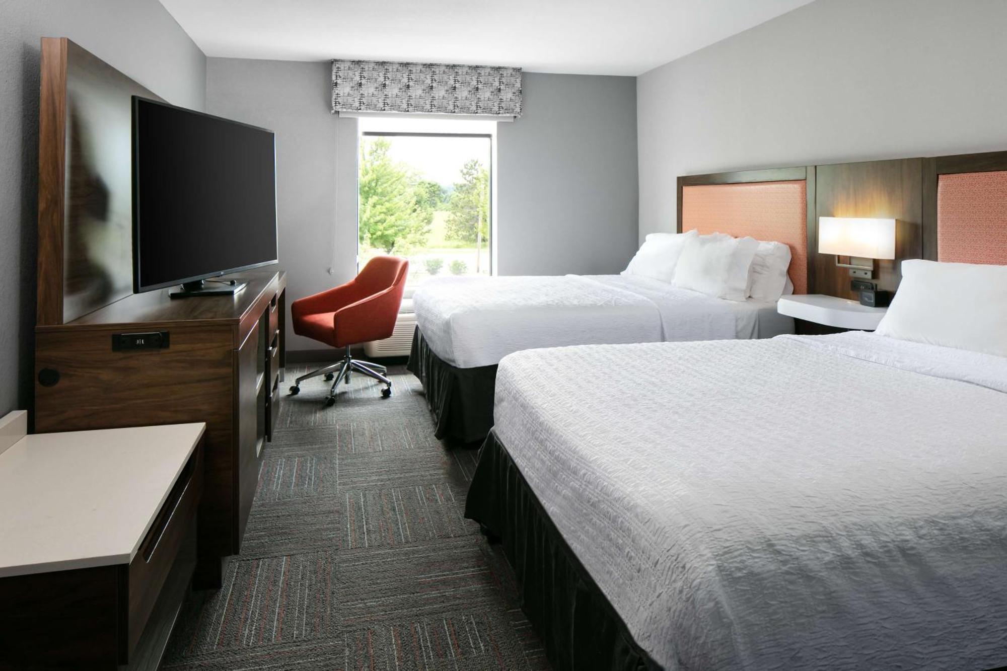 Hampton Inn & Suites West Bend Экстерьер фото