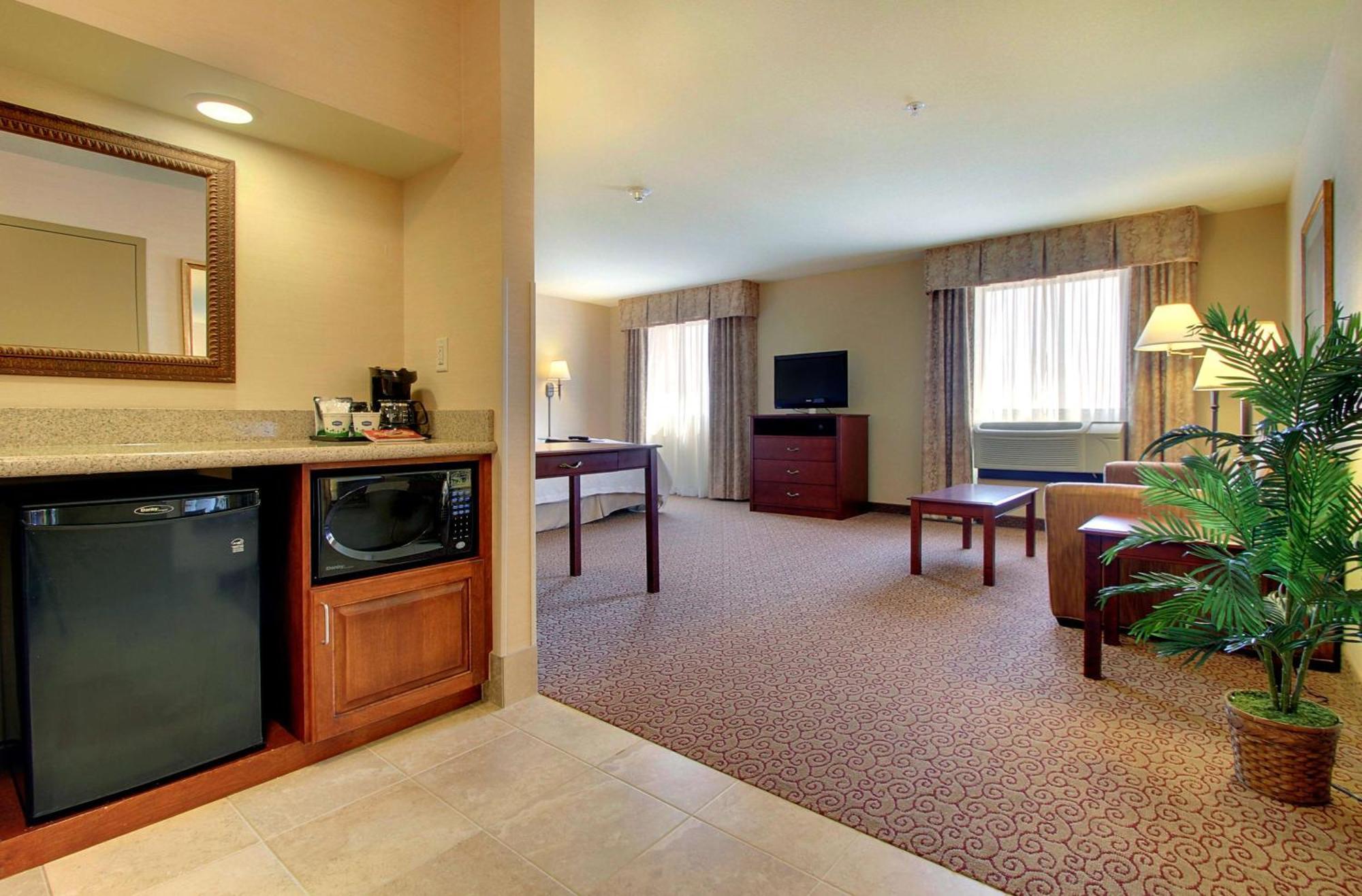 Hampton Inn & Suites West Bend Экстерьер фото