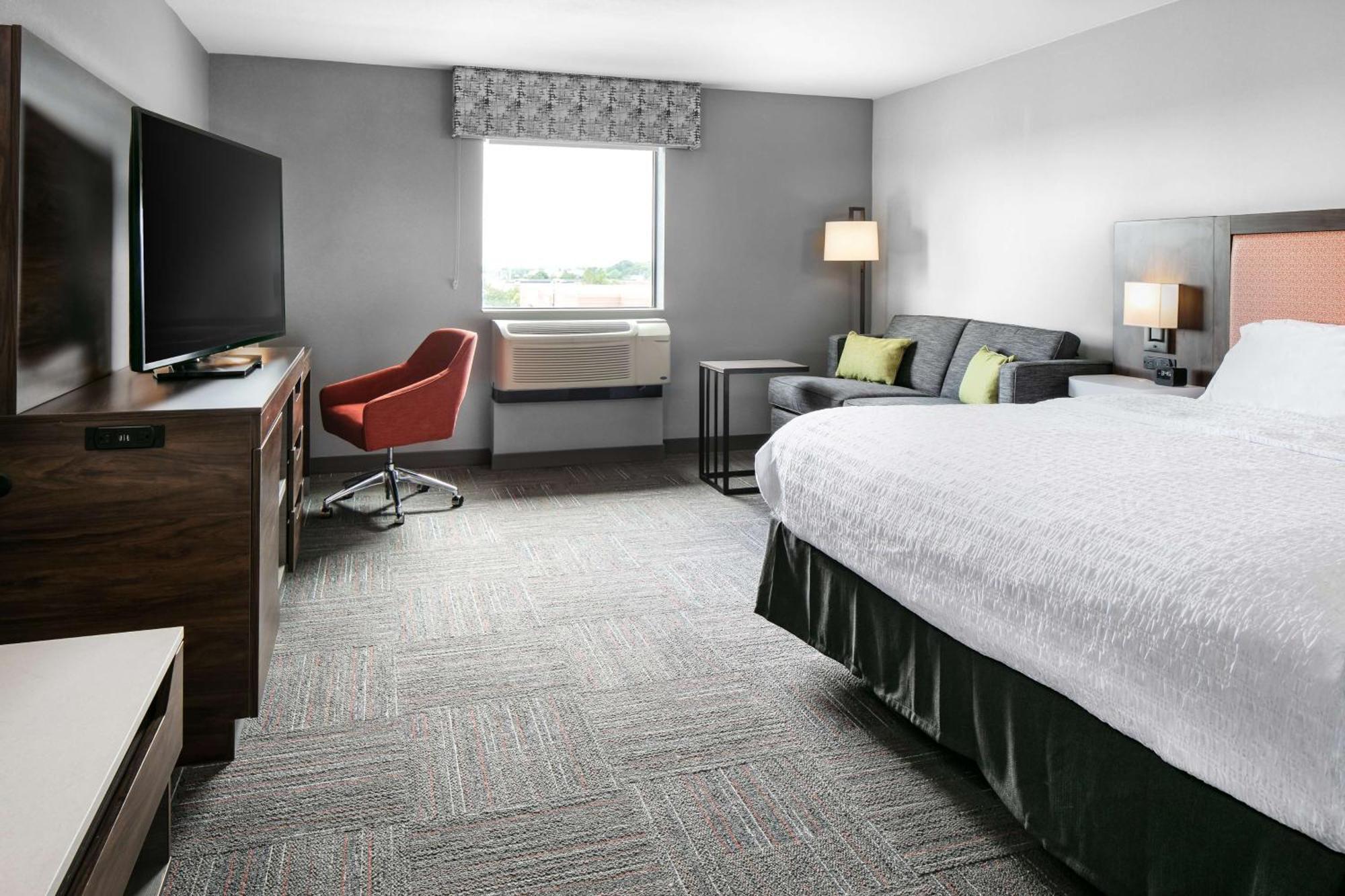 Hampton Inn & Suites West Bend Экстерьер фото