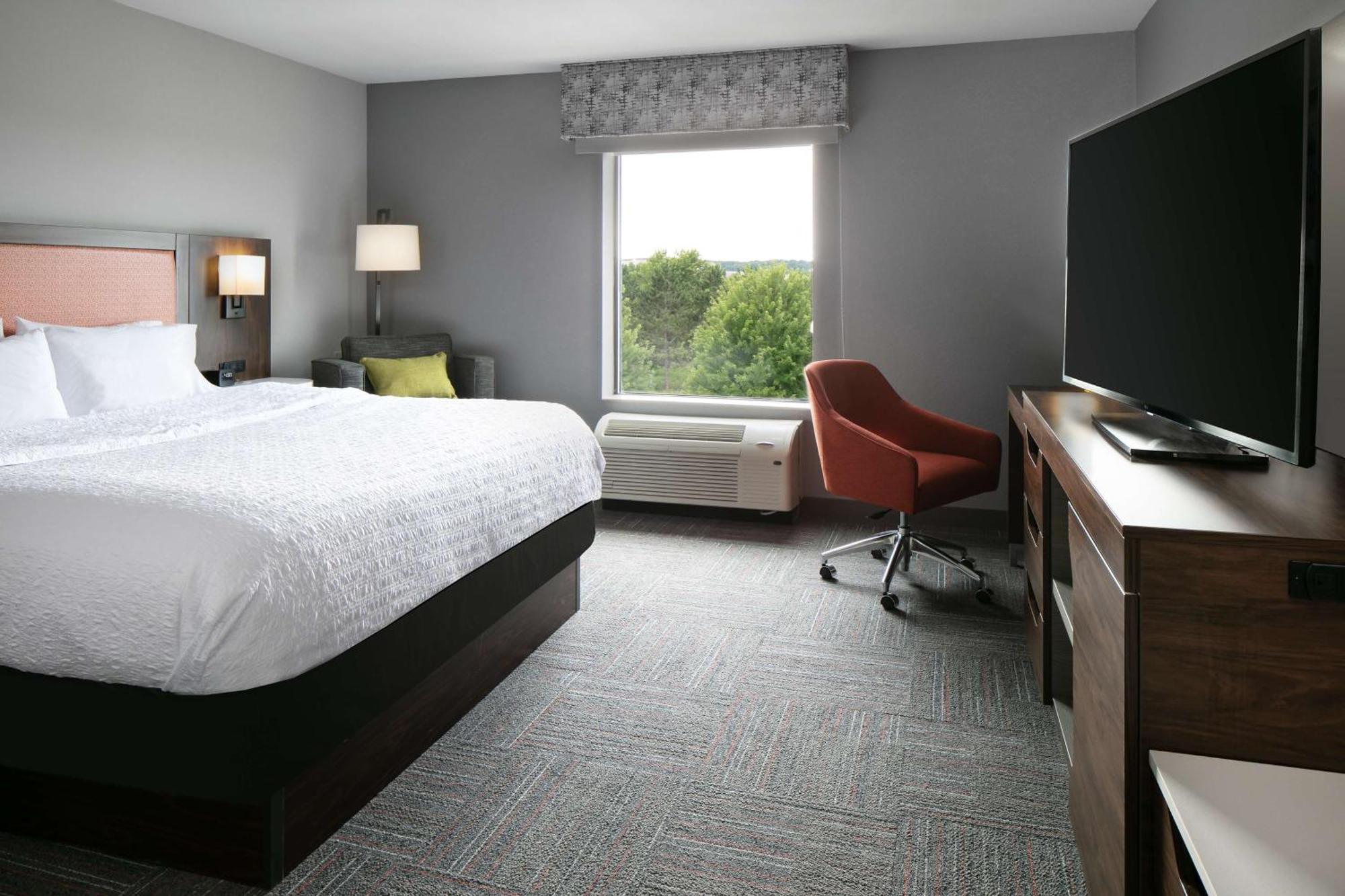 Hampton Inn & Suites West Bend Экстерьер фото