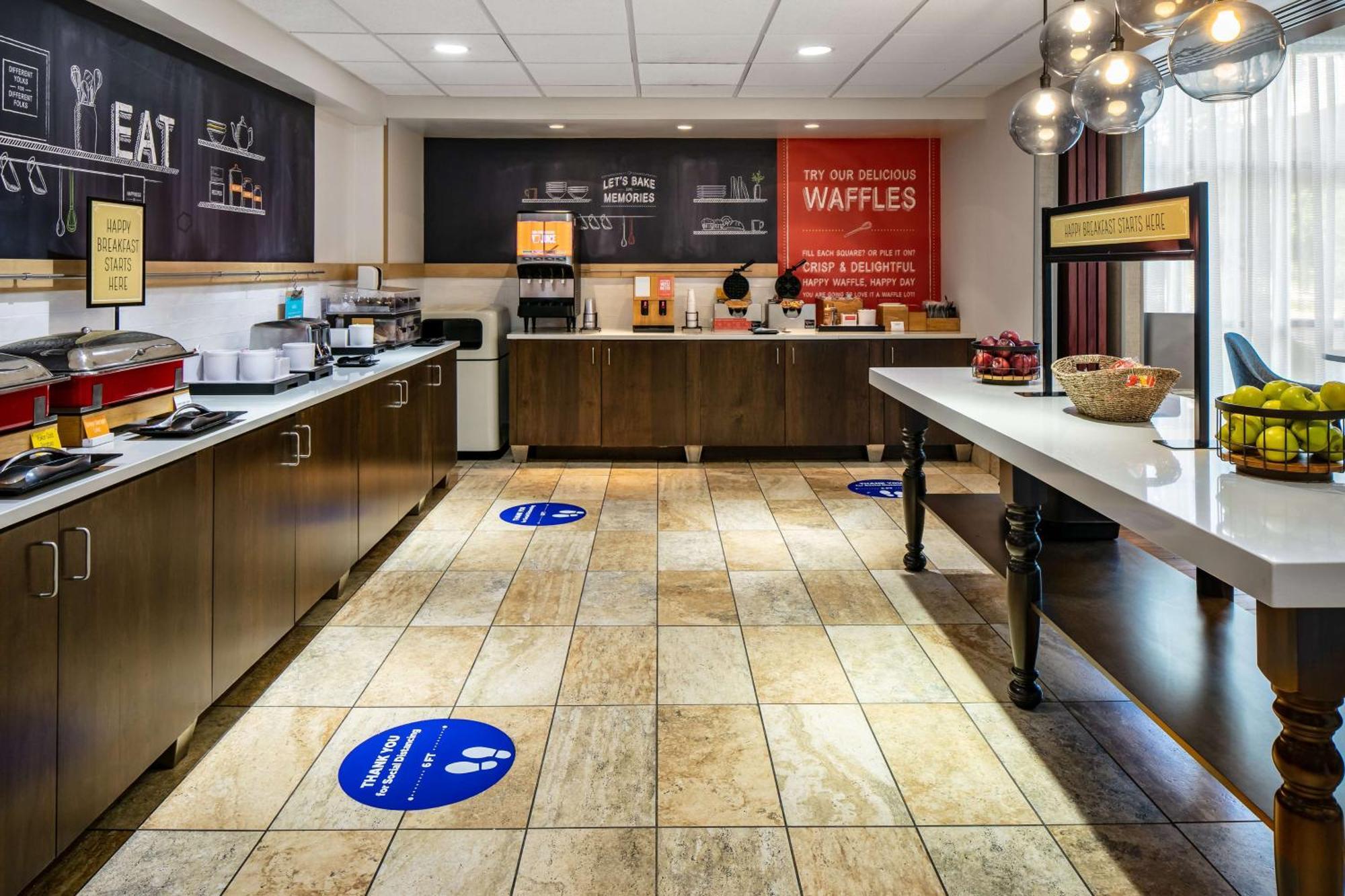 Hampton Inn & Suites West Bend Экстерьер фото